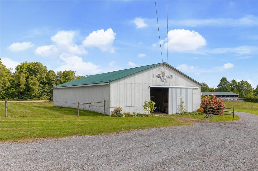 206 Lee Road, Grove City, PA 16127