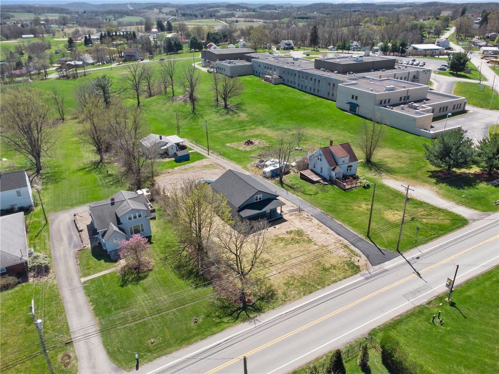 4362 State Route 136, Greensburg, PA 15601