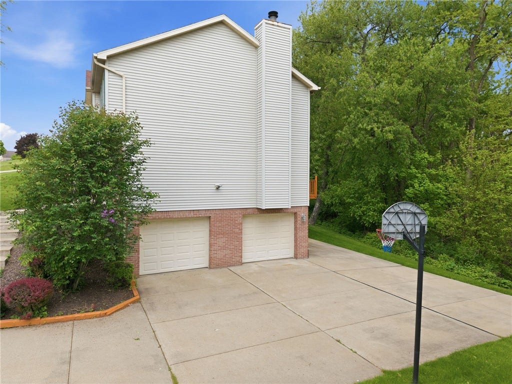 245 Meadow Spring Road, Greensburg, PA 15601