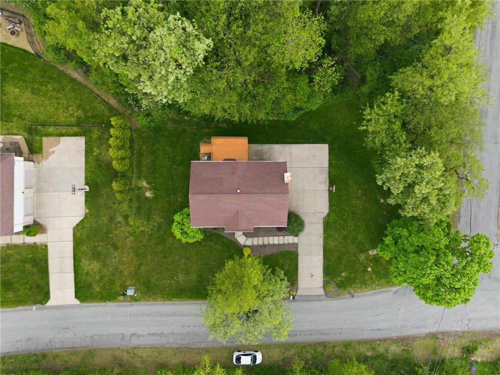 245 Meadow Spring Road, Greensburg, PA 15601