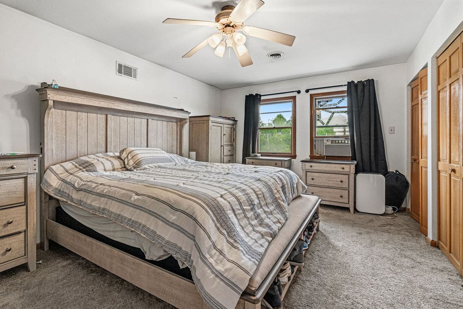 5632 Pocusset, Squirrel Hill, PA 15217 Primary Bedroom with private bath