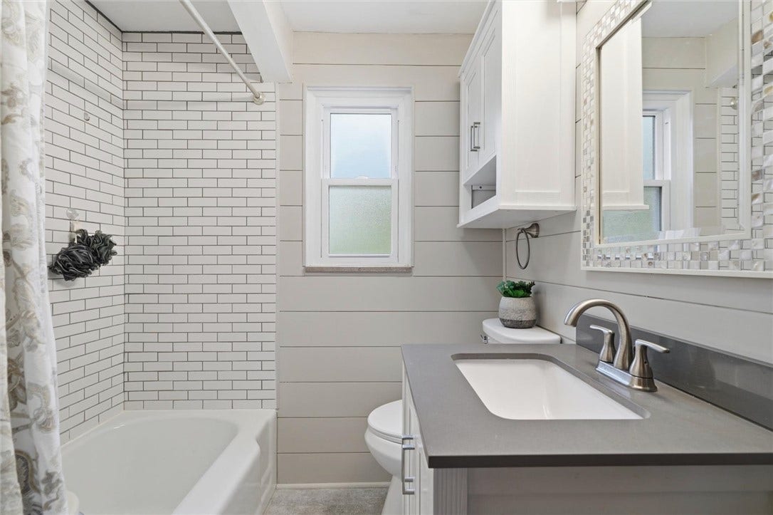 832 Rebecca St, Irwin, PA 15642