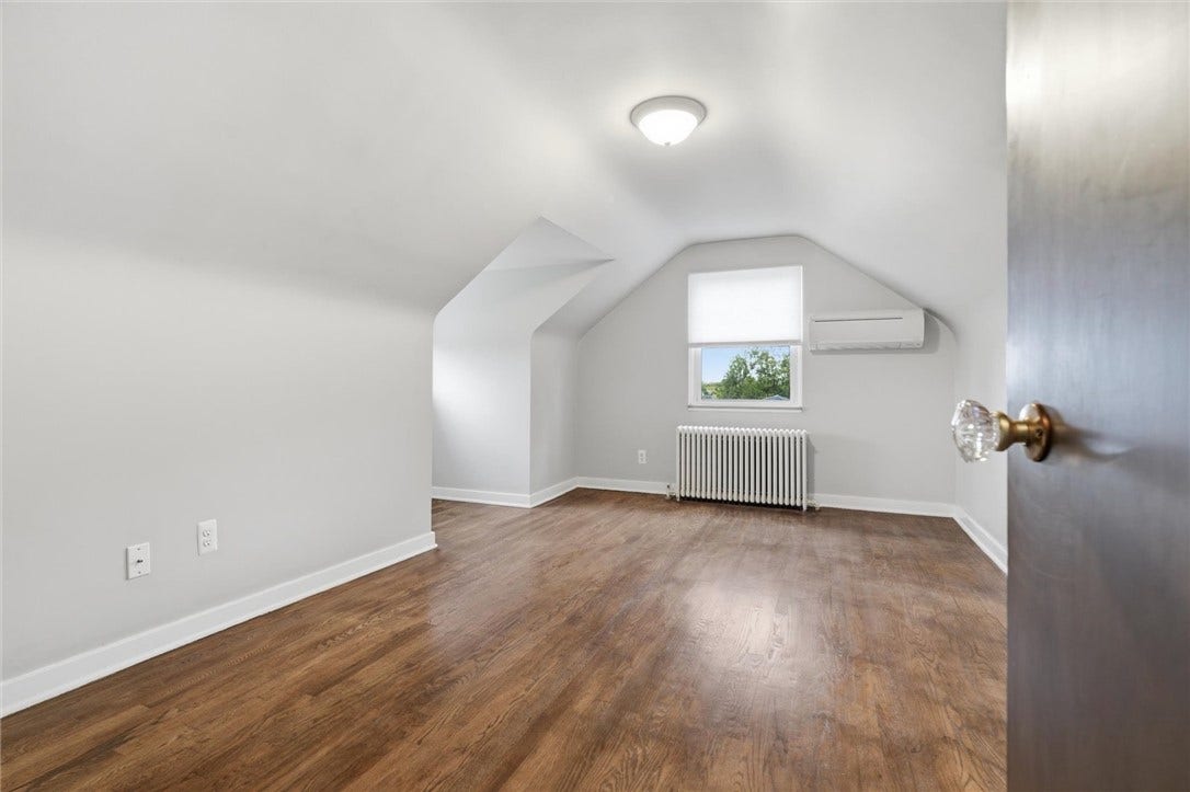832 Rebecca St, Irwin, PA 15642