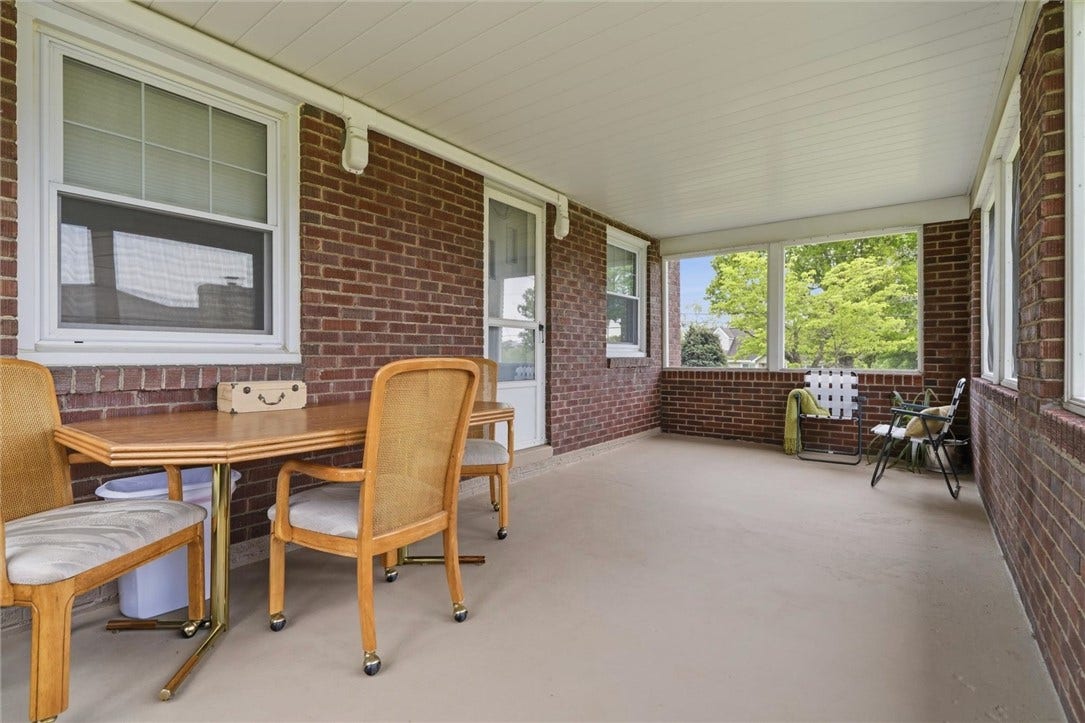 832 Rebecca St, Irwin, PA 15642