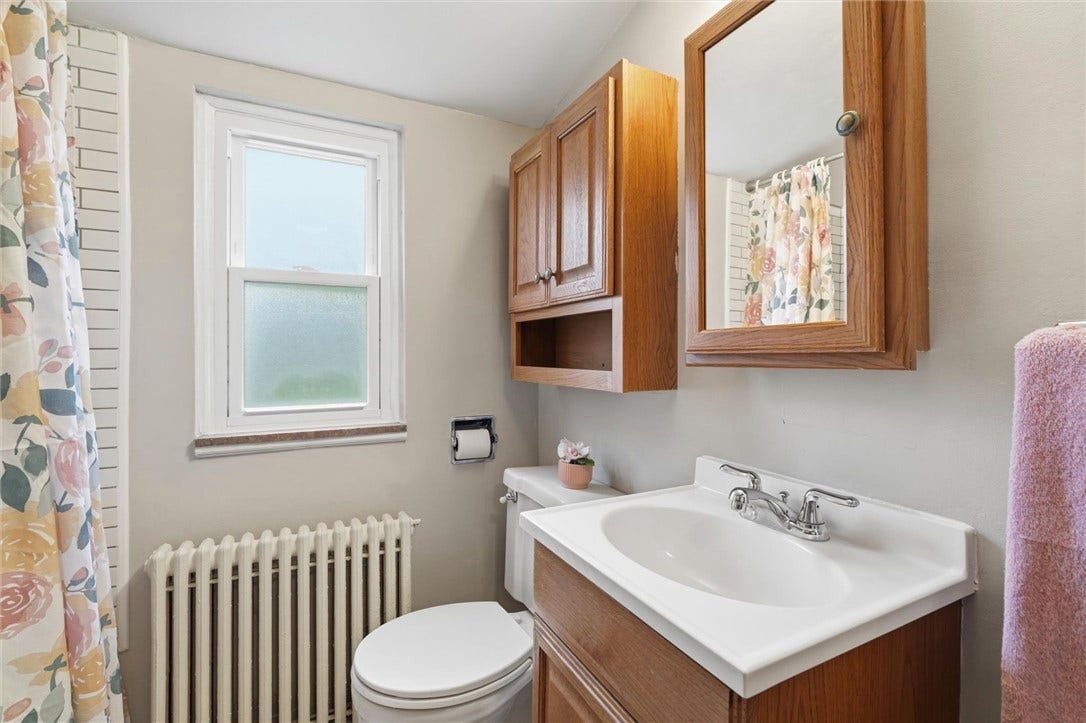 832 Rebecca St, Irwin, PA 15642