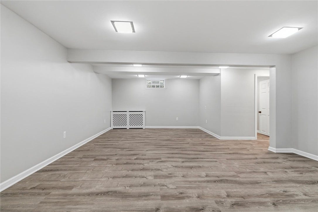 832 Rebecca St, Irwin, PA 15642