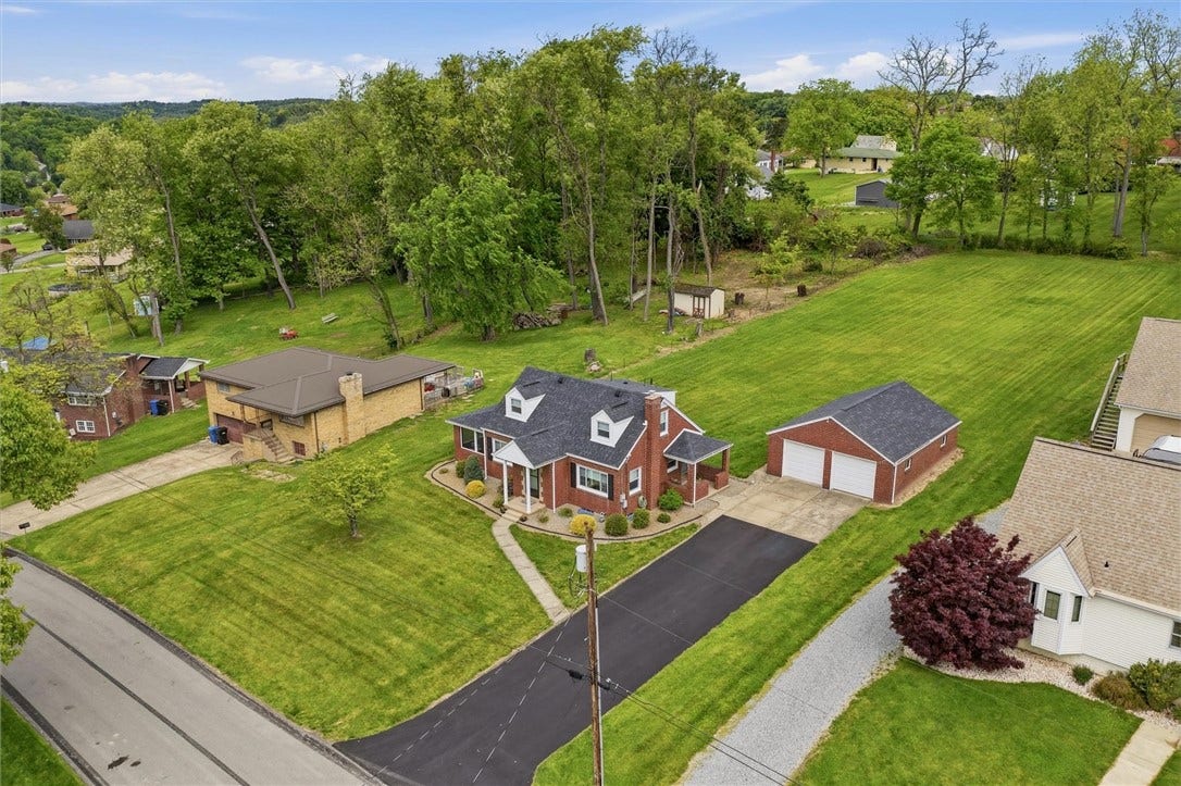 832 Rebecca St, Irwin, PA 15642