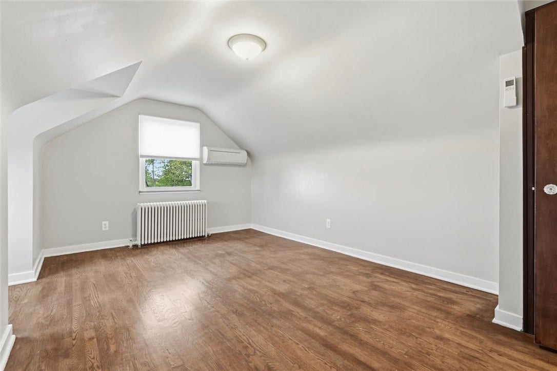 832 Rebecca St, Irwin, PA 15642