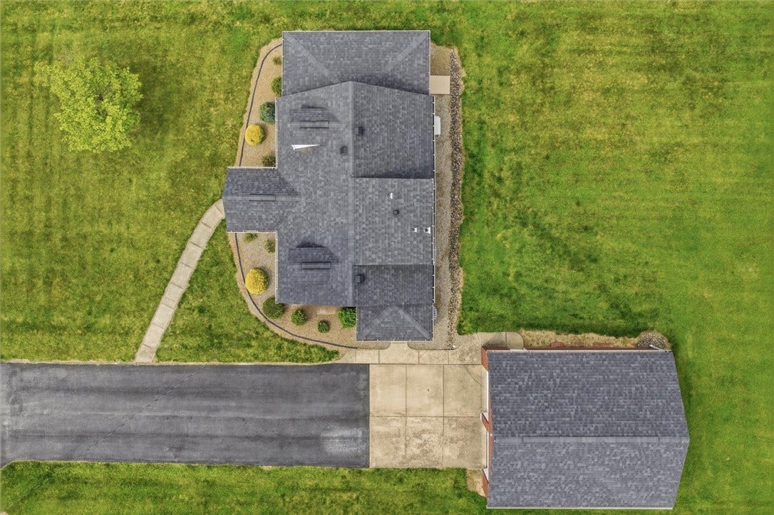 832 Rebecca St, Irwin, PA 15642