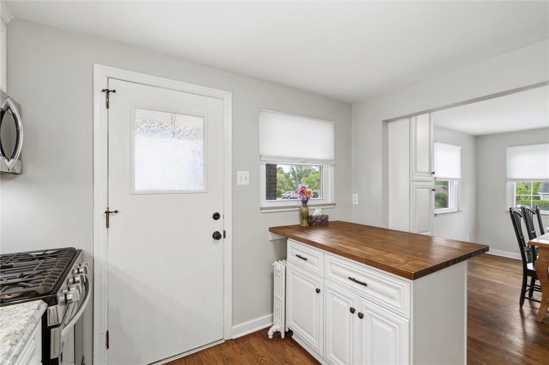 832 Rebecca St, Irwin, PA 15642