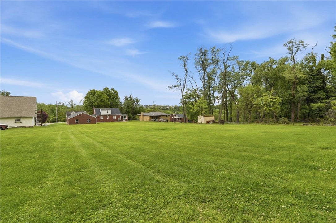 832 Rebecca St, Irwin, PA 15642