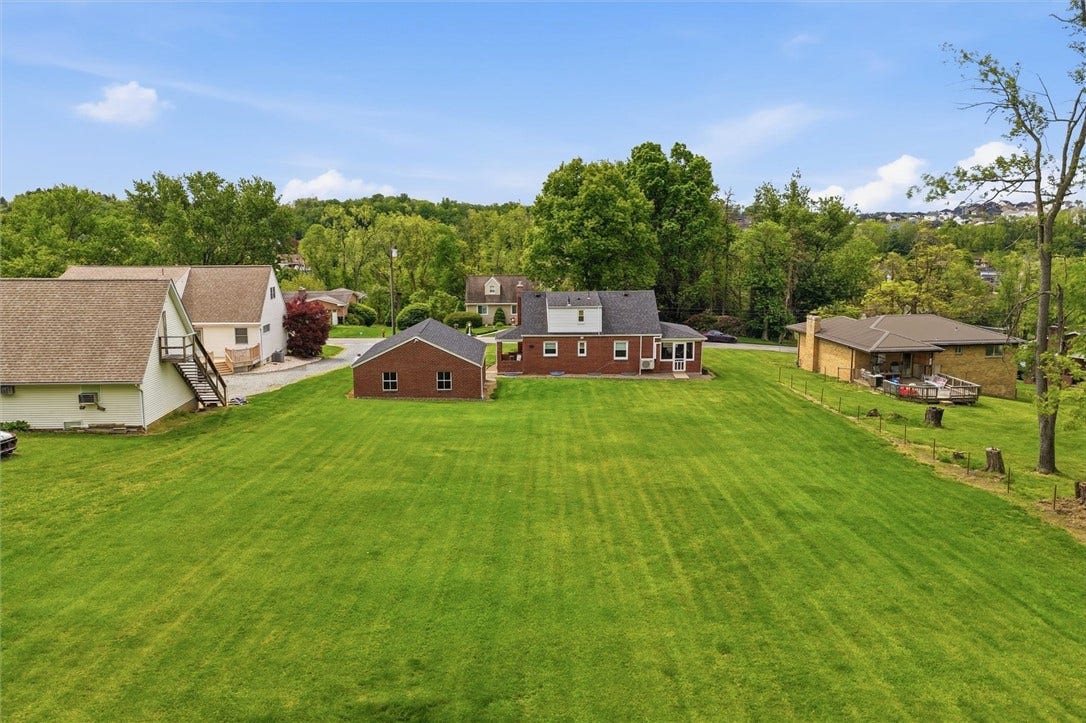 832 Rebecca St, Irwin, PA 15642