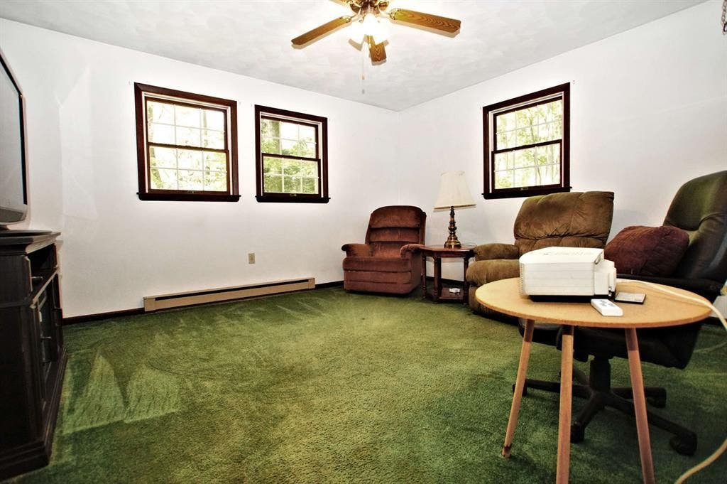 226 Echo Valley Road, Jeannette, PA 15644