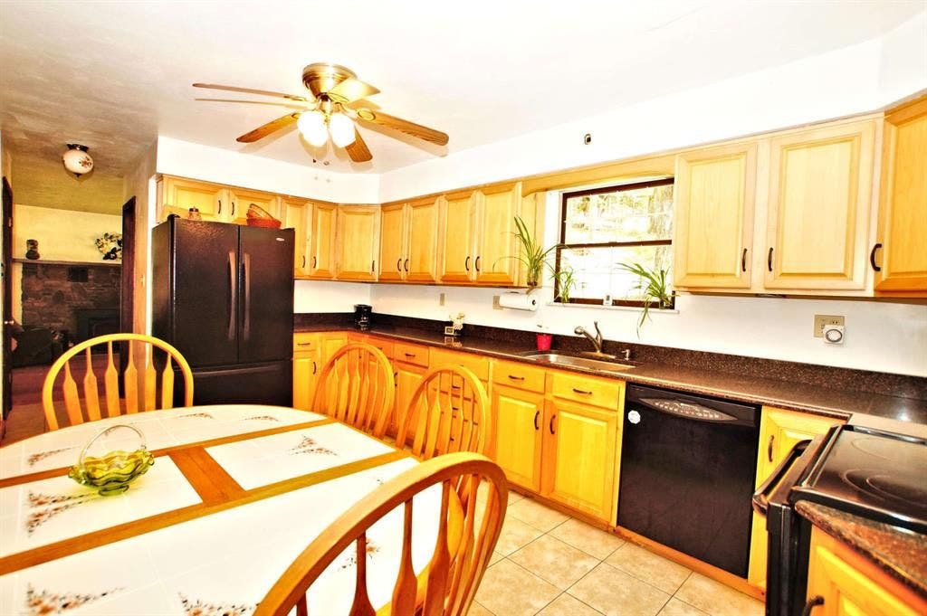 226 Echo Valley Road, Jeannette, PA 15644