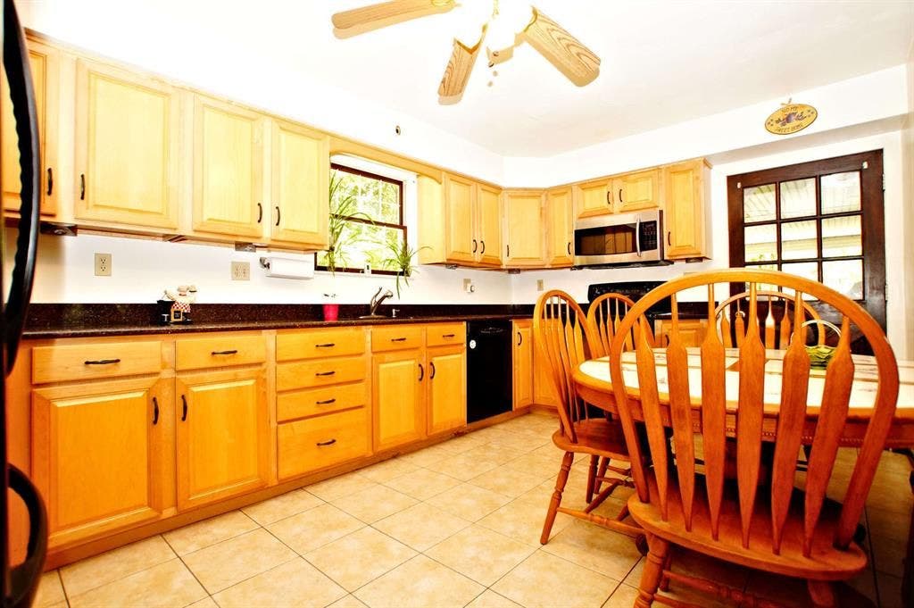 226 Echo Valley Road, Jeannette, PA 15644