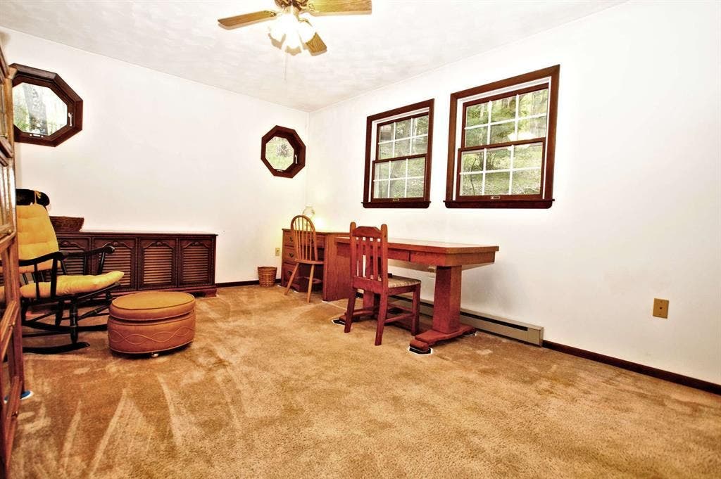 226 Echo Valley Road, Jeannette, PA 15644