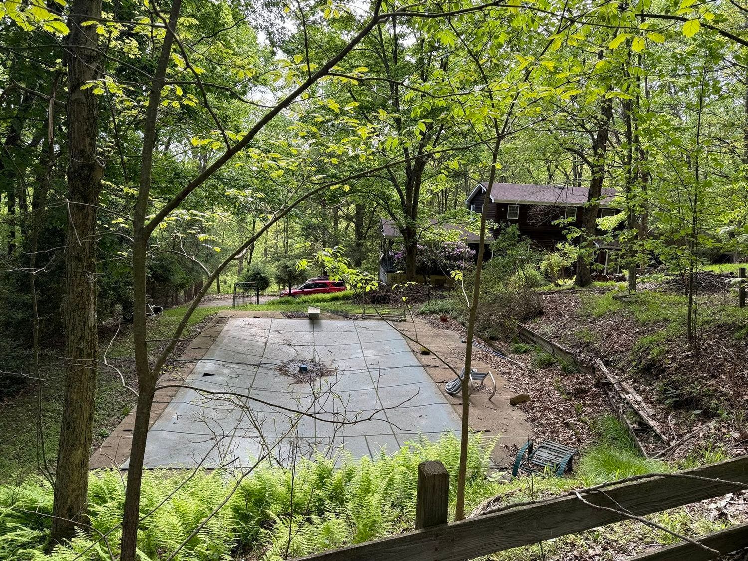 226 Echo Valley Road, Jeannette, PA 15644