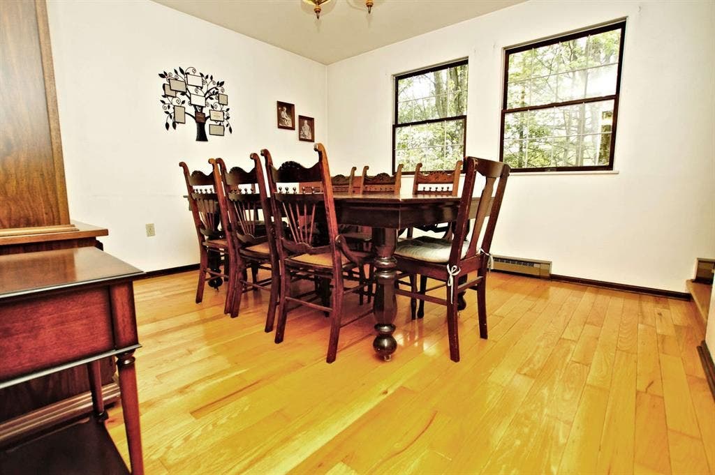 226 Echo Valley Road, Jeannette, PA 15644