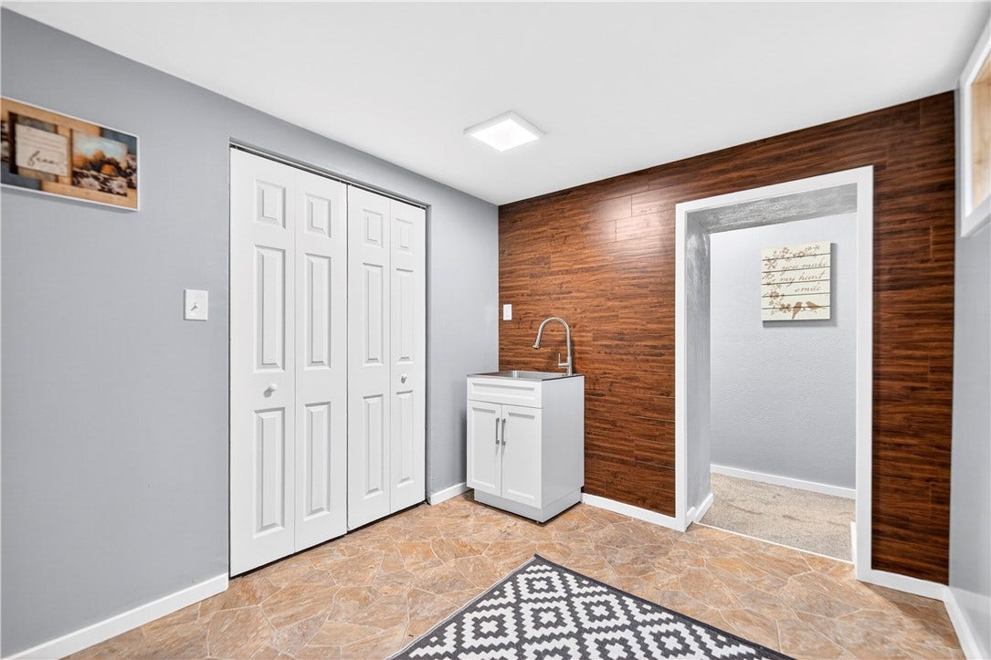 154 Ashbaugh Road, Jeannette, PA 15644