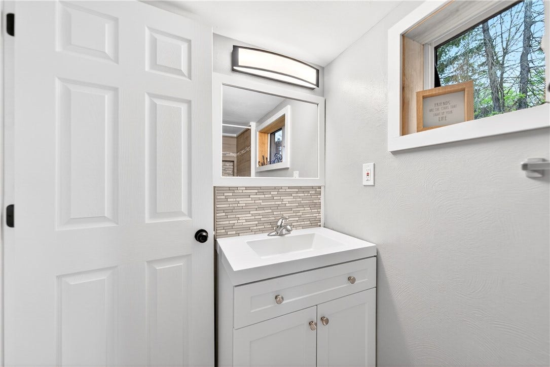 154 Ashbaugh Road, Jeannette, PA 15644