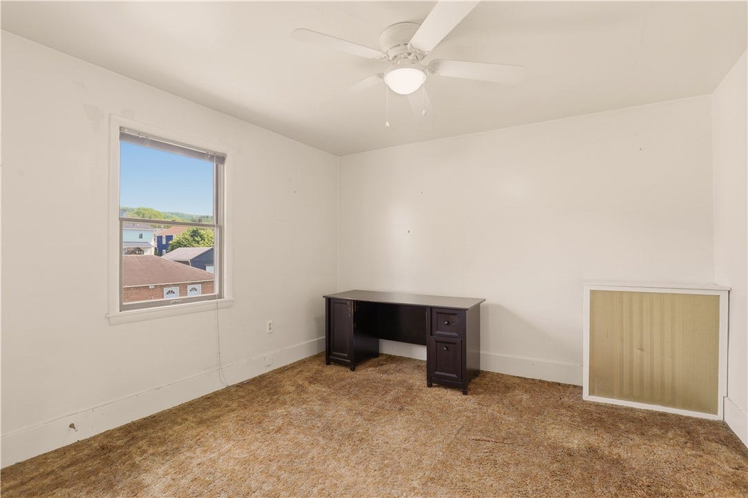1221 Vine St, Connellsville, PA 15425