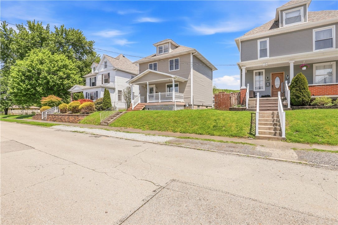 1221 Vine St, Connellsville, PA 15425