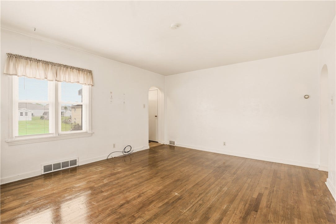214 S Sycamore St, Mount Pleasant, PA 15666