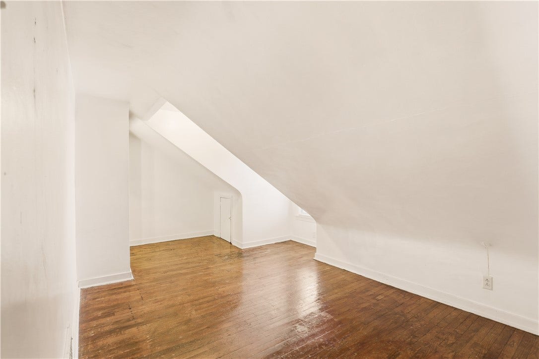 214 S Sycamore St, Mount Pleasant, PA 15666