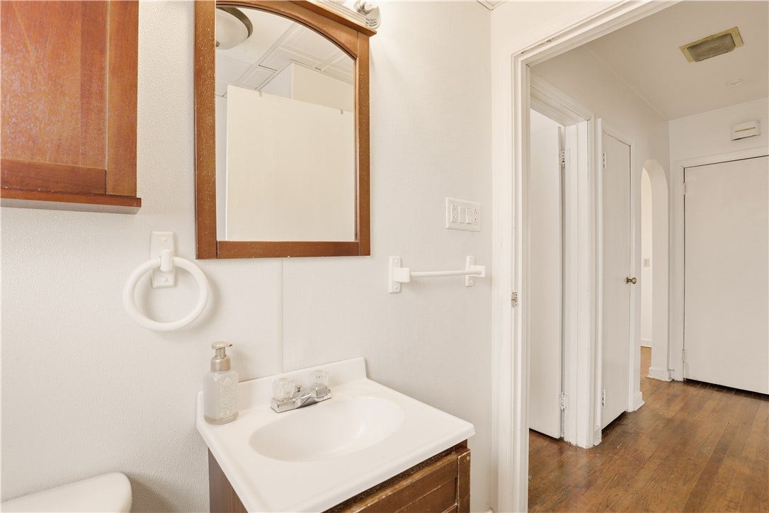 214 S Sycamore St, Mount Pleasant, PA 15666