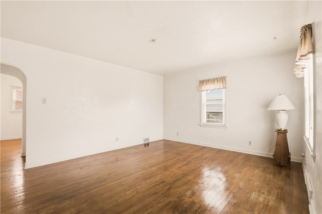 214 S Sycamore St, Mount Pleasant, PA 15666