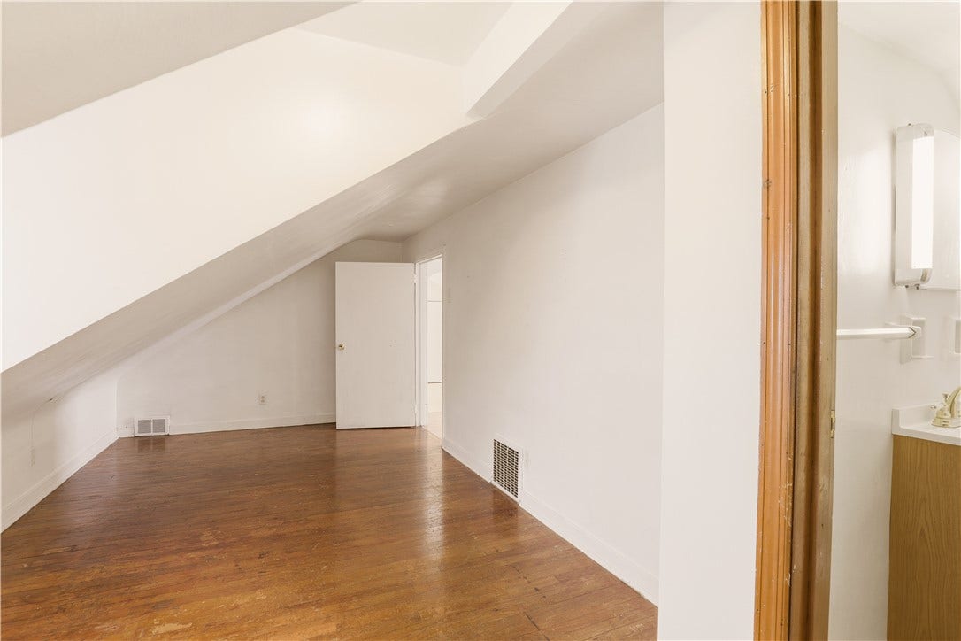 214 S Sycamore St, Mount Pleasant, PA 15666