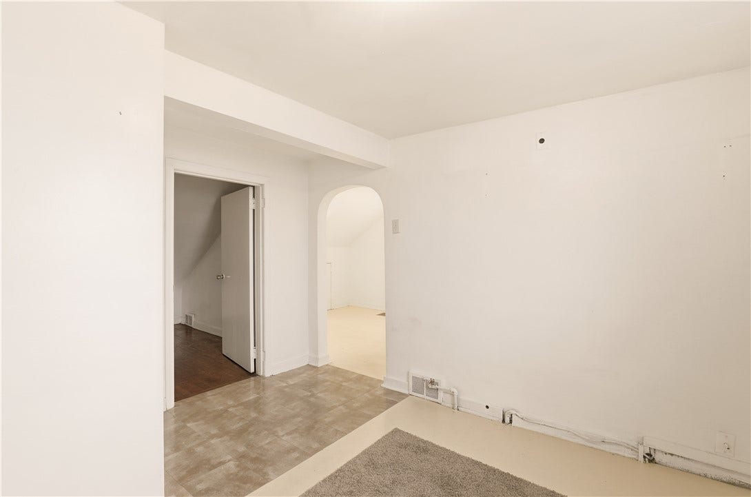 214 S Sycamore St, Mount Pleasant, PA 15666