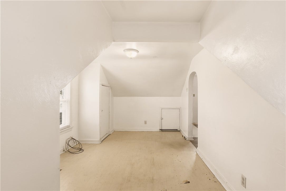214 S Sycamore St, Mount Pleasant, PA 15666
