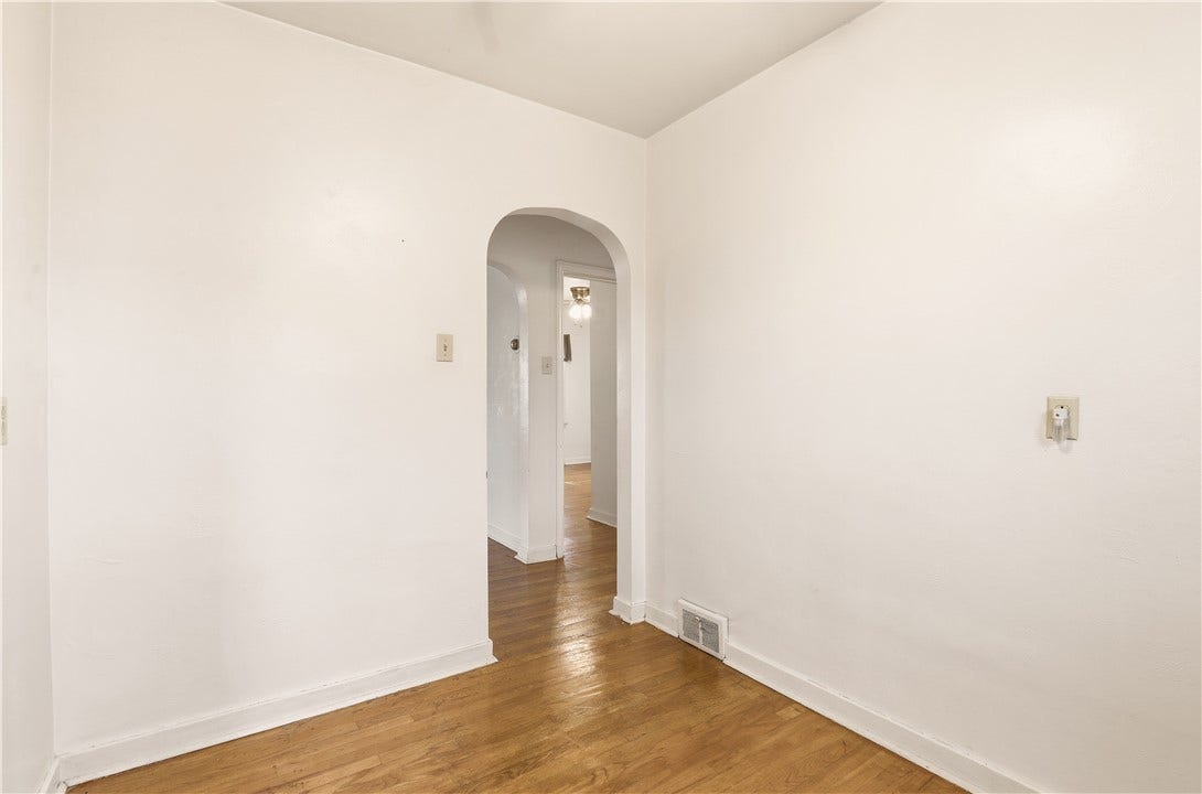 214 S Sycamore St, Mount Pleasant, PA 15666