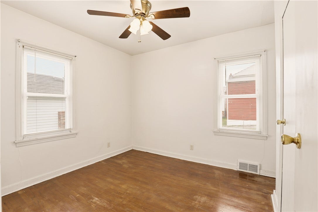 214 S Sycamore St, Mount Pleasant, PA 15666