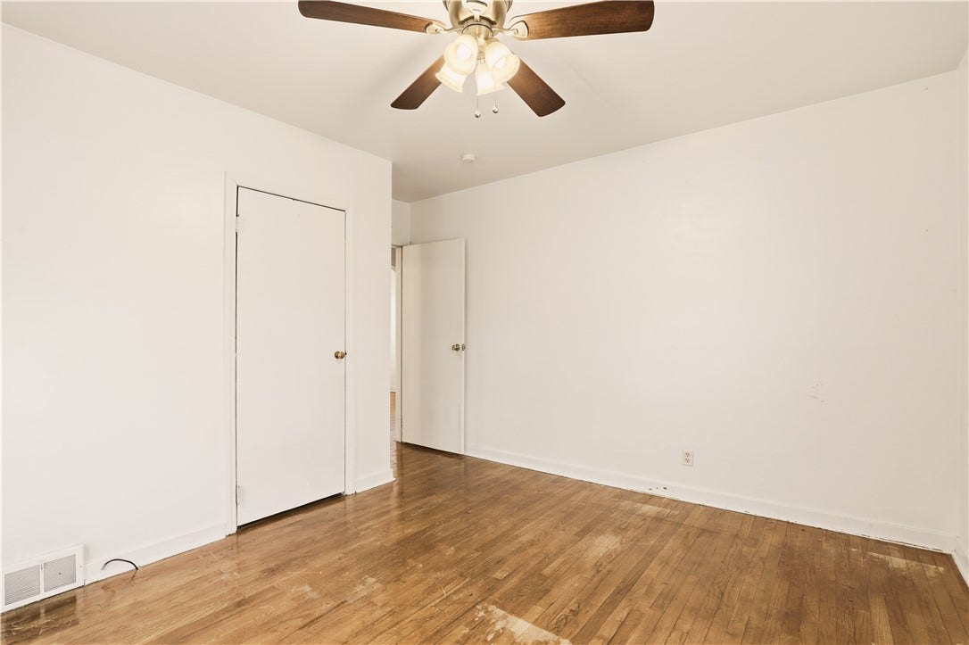 214 S Sycamore St, Mount Pleasant, PA 15666