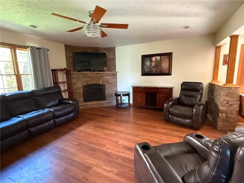 1040 CROSS CREEK DRIVE, Uniontown, PA 15401