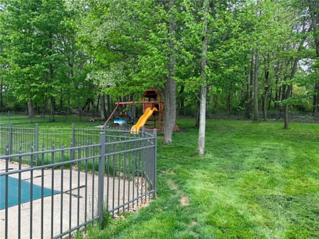 1040 CROSS CREEK DRIVE, Uniontown, PA 15401