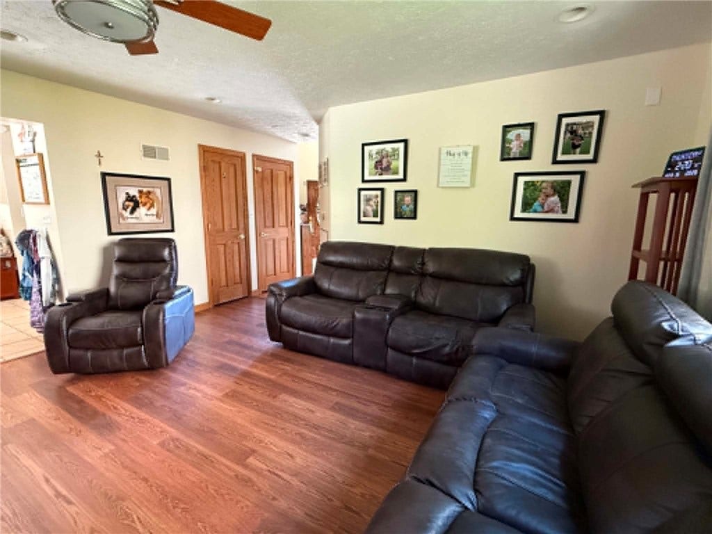 1040 CROSS CREEK DRIVE, Uniontown, PA 15401