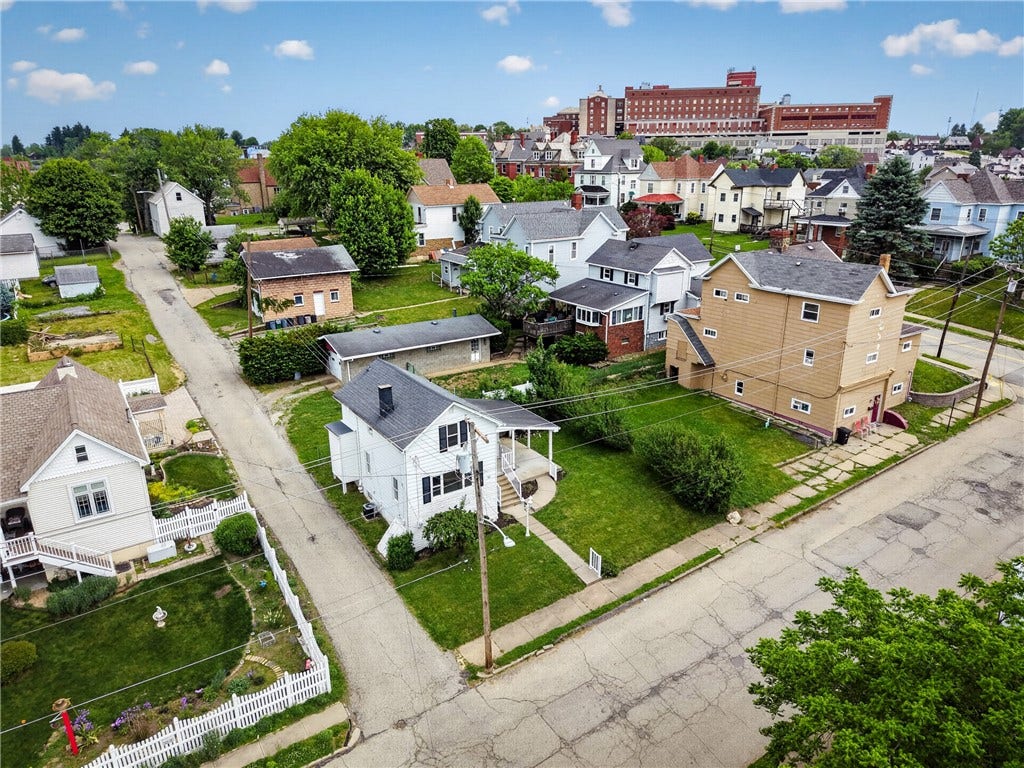 10 Brady Ave, Washington, PA 15301