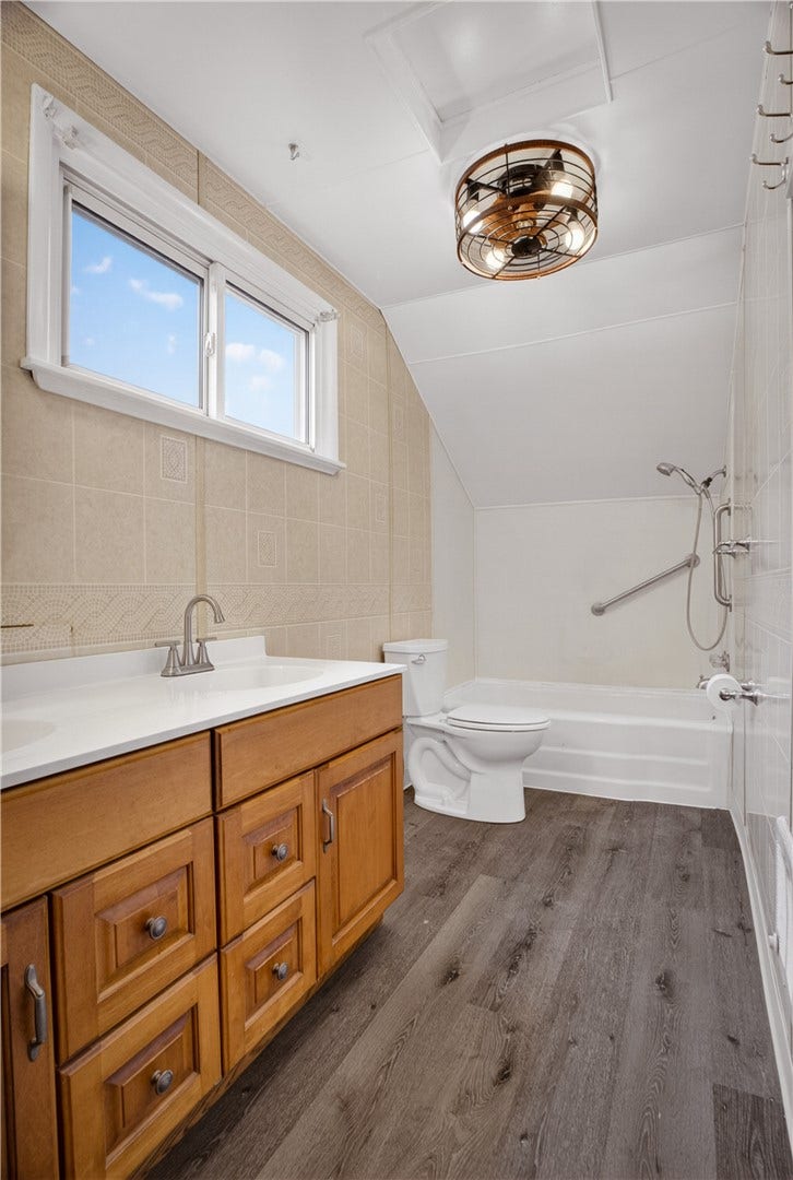 10 Brady Ave, Washington, PA 15301