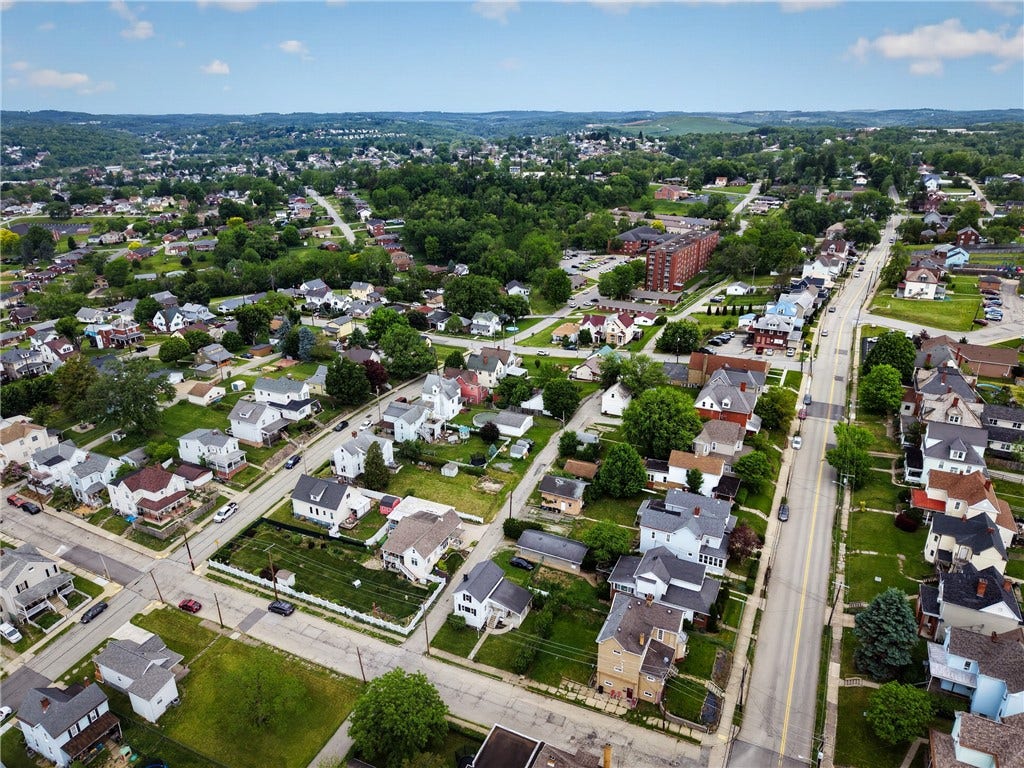 10 Brady Ave, Washington, PA 15301
