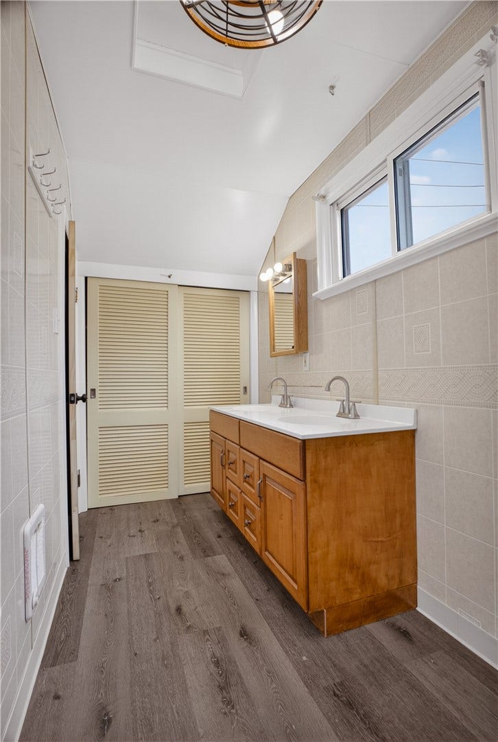 10 Brady Ave, Washington, PA 15301