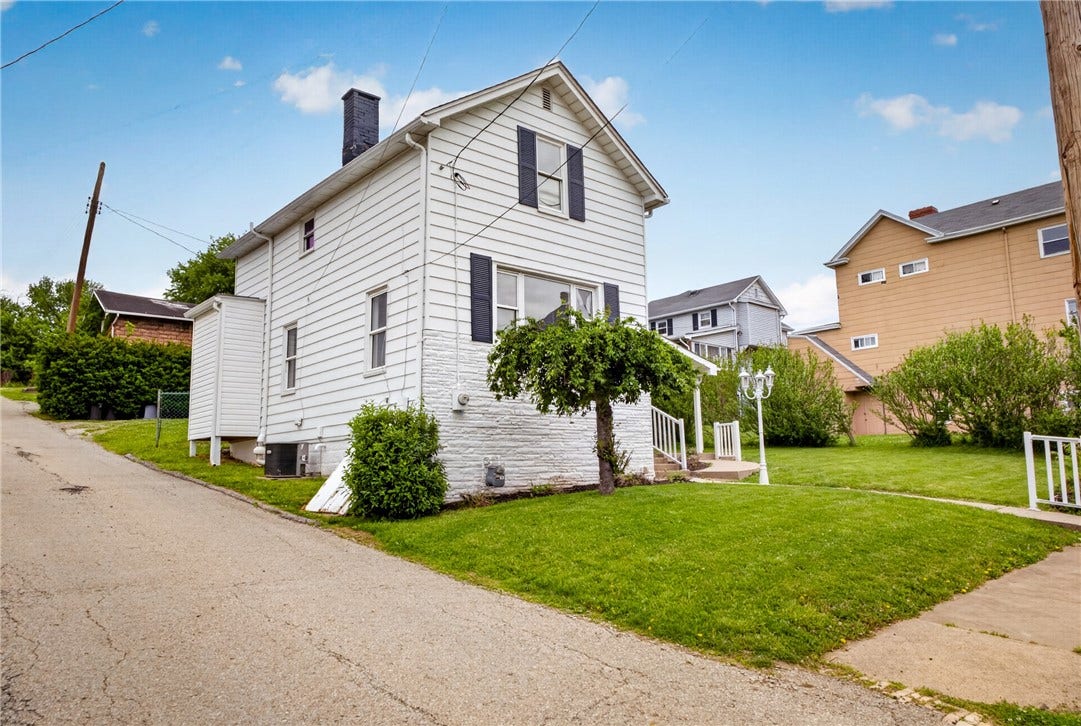 10 Brady Ave, Washington, PA 15301