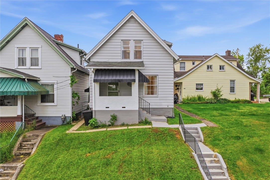 724 Saint Clair Avenue, Jeannette, PA 15644