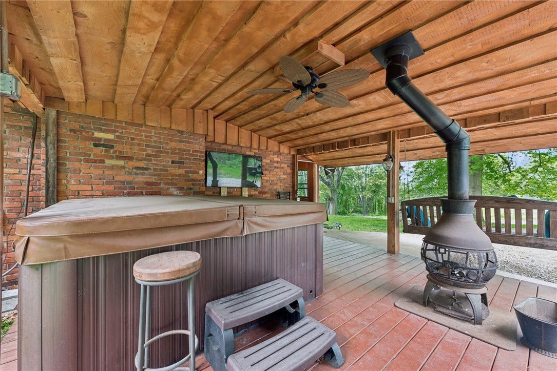 22 Buzzardtown Rd, Irwin, PA 15642 22 Buzzardtown Rd, Irwin, PA 15642