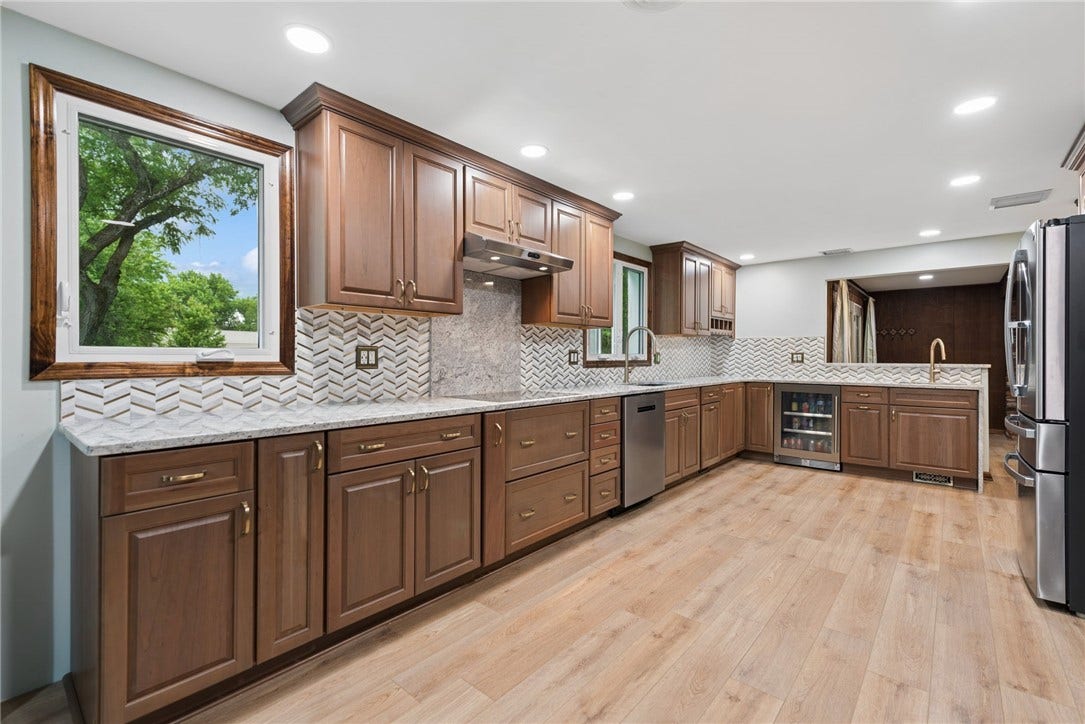 22 Buzzardtown Rd, Irwin, PA 15642