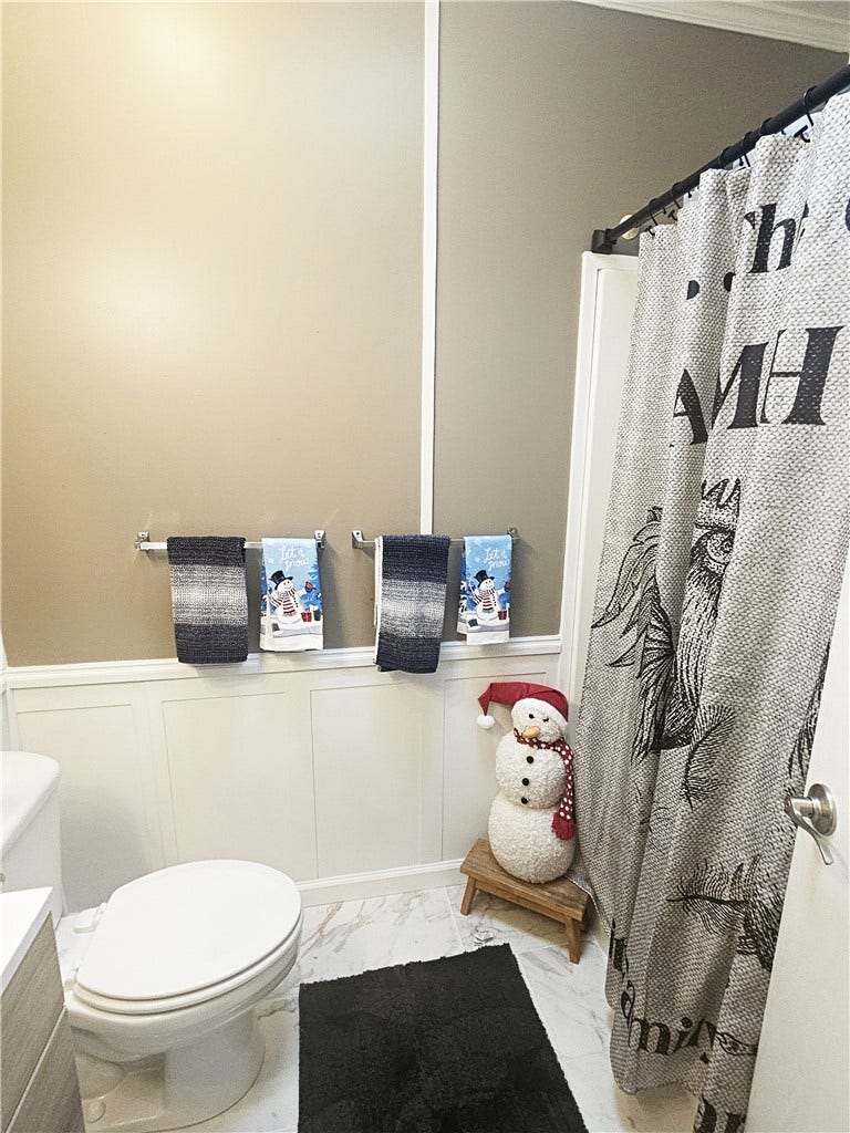 612 Primrose Ln, Mount Pleasant, PA 15666