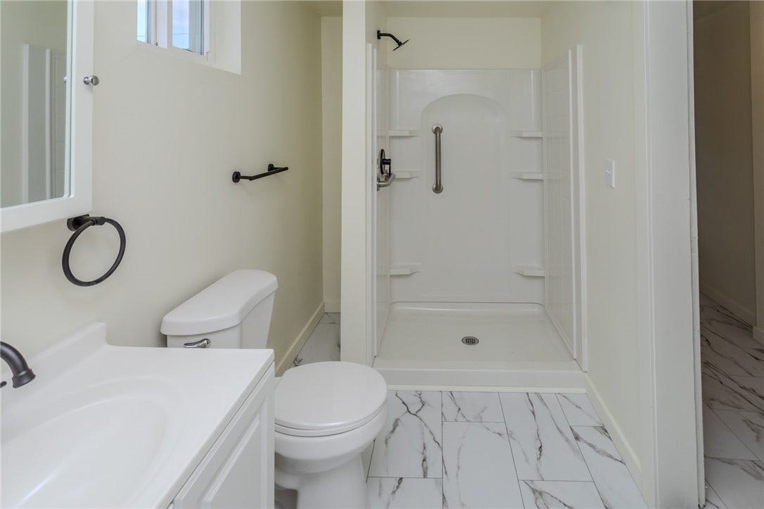 Main level bath