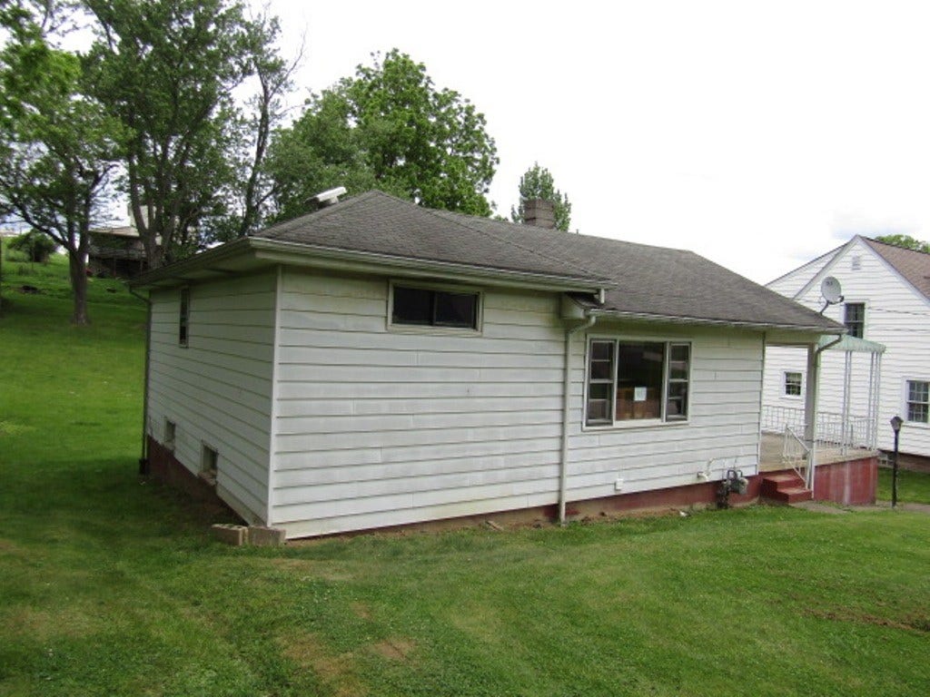 403 Mineola Ave, Washington, PA 15301